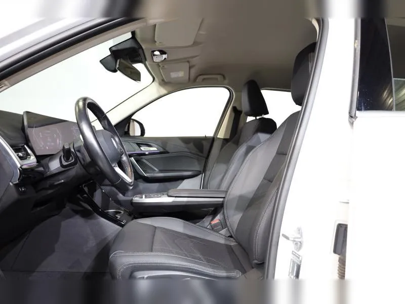 BMW iX1 xDrive30 xLine Mineralweiss - Photo 9