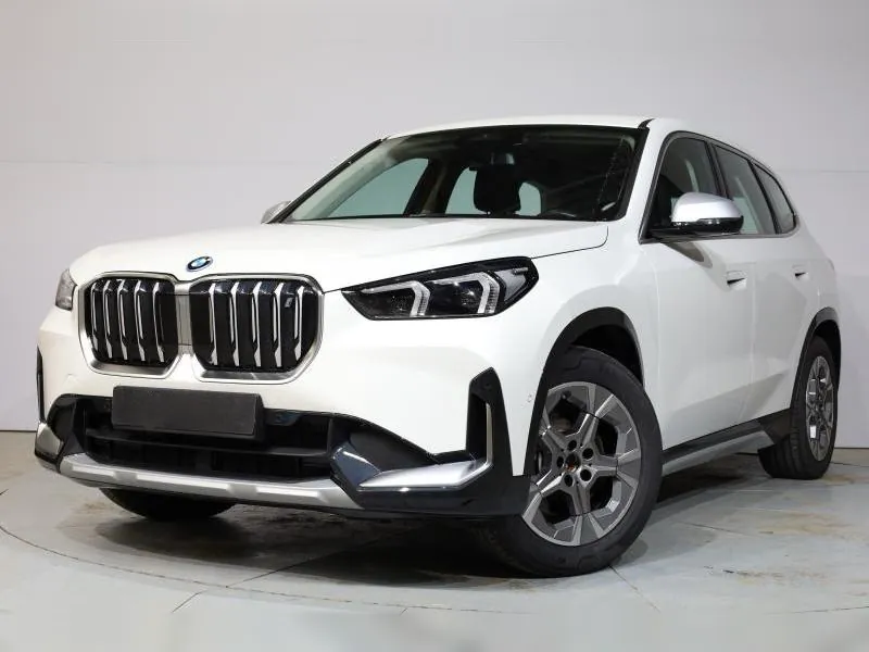 BMW iX1 xDrive30 xLine Mineralweiss - Photo 1