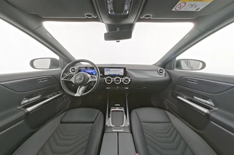 Mercedes-Benz EQA 250+ Business - Photo 12