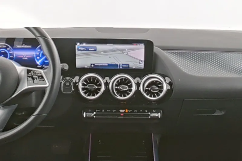 Mercedes-Benz EQA 250+ Business - Photo 14