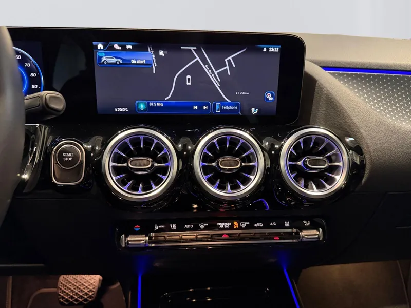 Mercedes-Benz EQA 250+ Luxury Line - Photo 9