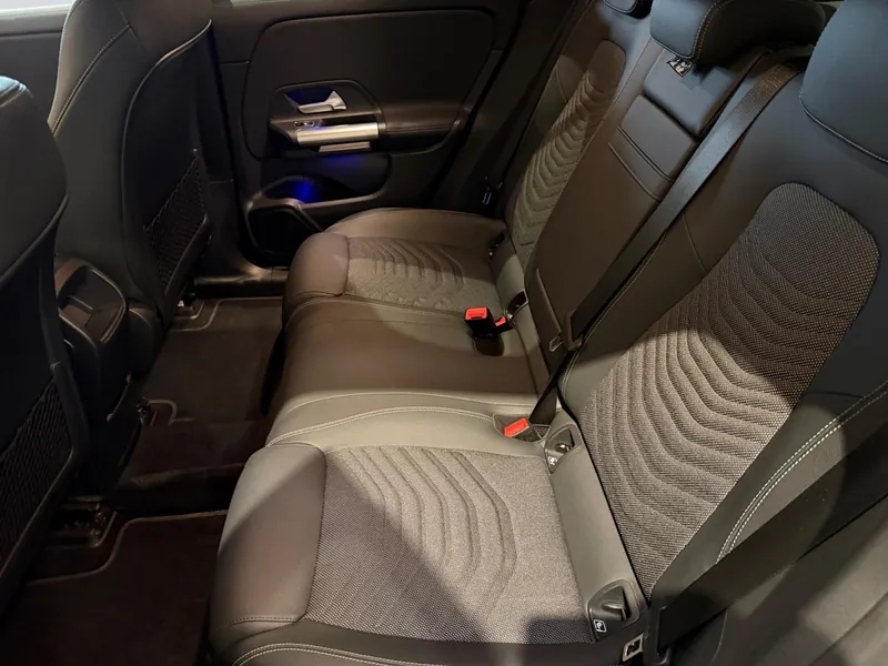 Mercedes-Benz EQA 250+ Luxury Line - Photo 11