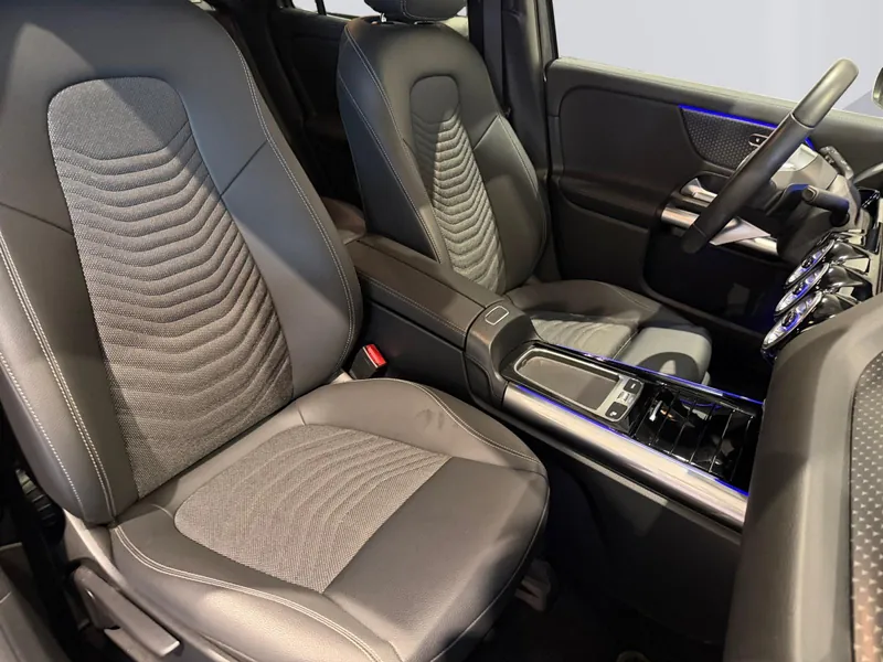 Mercedes-Benz EQA 250+ Luxury Line - Photo 12