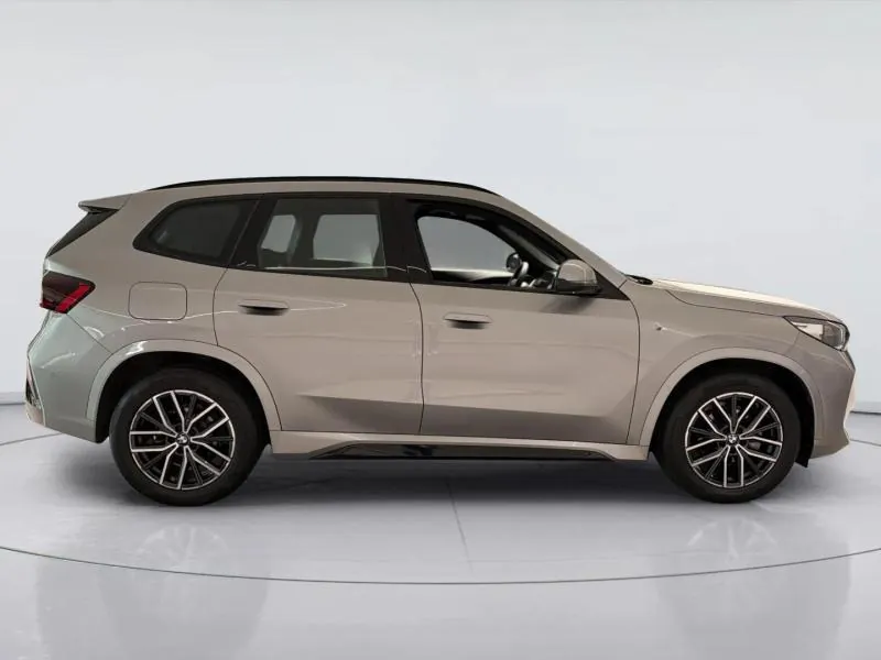 BMW X1 sDrive18i M Sport Spacesilber - Photo 7