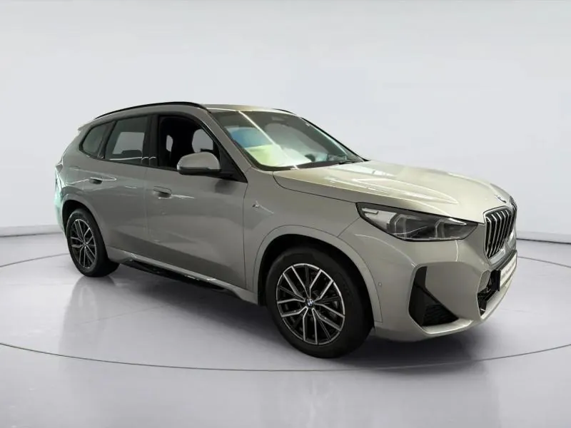 BMW X1 sDrive18i M Sport Spacesilber - Photo 6