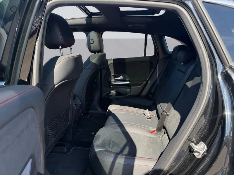 Mercedes-Benz EQA 250+ Star Edition AMG Line - Photo 11