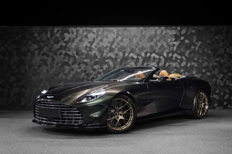 Aston Martin Vanquish Volante Minotaur Green
