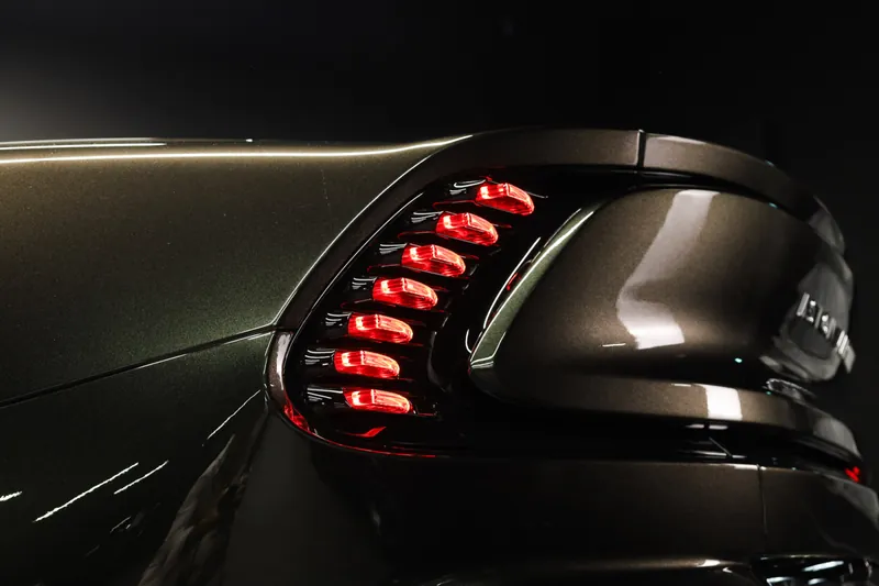 Aston Martin Vanquish Volante Minotaur Green - Photo 20