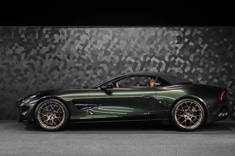 Aston Martin Vanquish Volante Minotaur Green