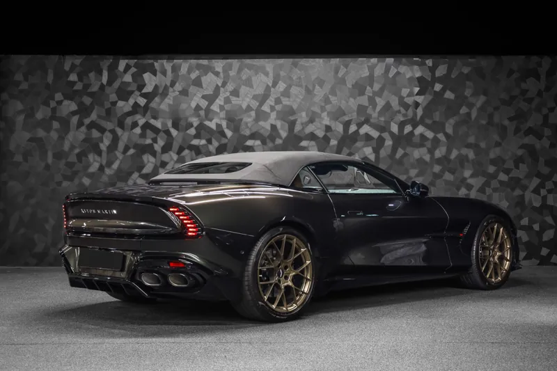Aston Martin Vanquish Volante Minotaur Green