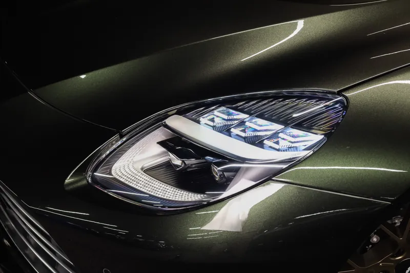 Aston Martin Vanquish Volante Minotaur Green - Photo 28