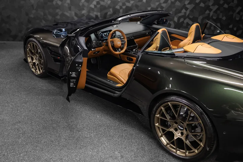 Aston Martin Vanquish Volante Minotaur Green - Photo 23