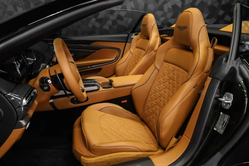 Aston Martin Vanquish Volante Minotaur Green - Photo 9