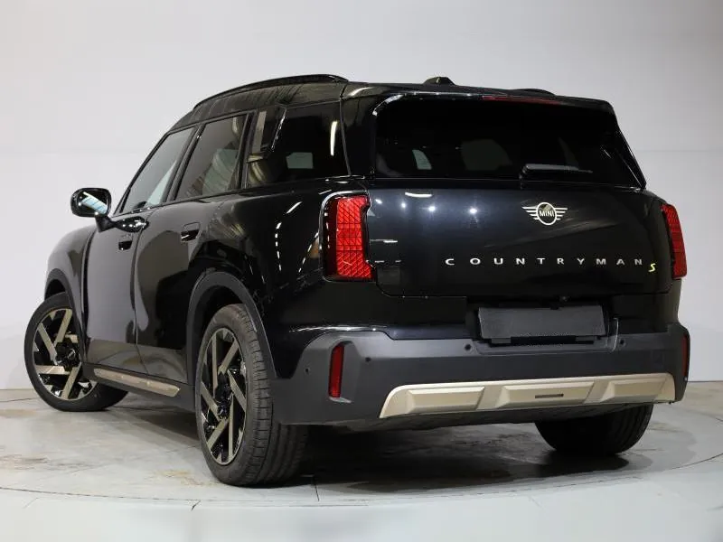 MINI Countryman SE ALL4 Favoured Midnight Black - Photo 3