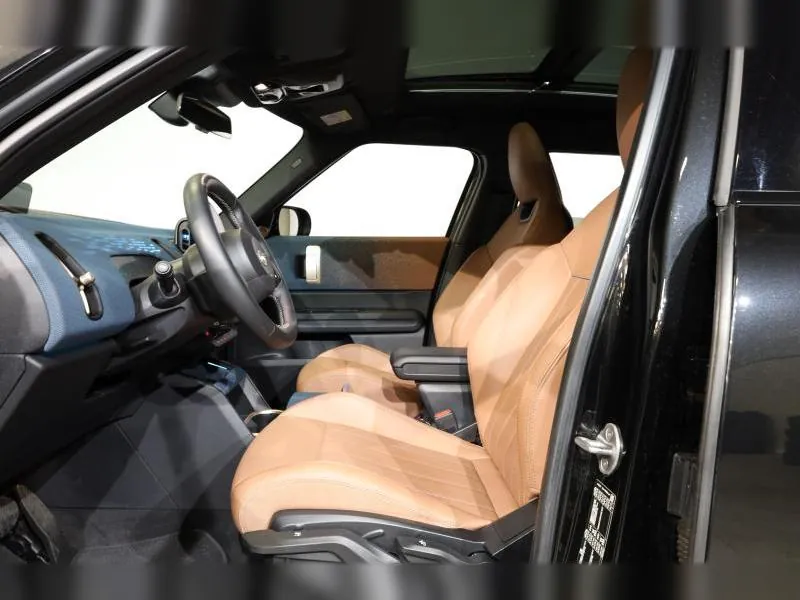 MINI Countryman SE ALL4 Favoured Midnight Black - Photo 9