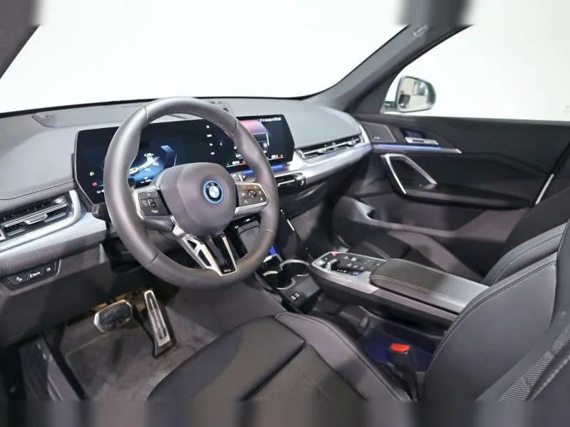 BMW iX1 xDrive30 M Sport Alpinweiss 12 000 km - Photo 9
