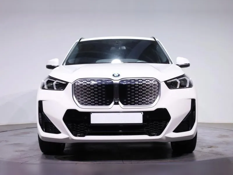 BMW iX1 xDrive30 M Sport Alpinweiss 12 000 km - Photo 5