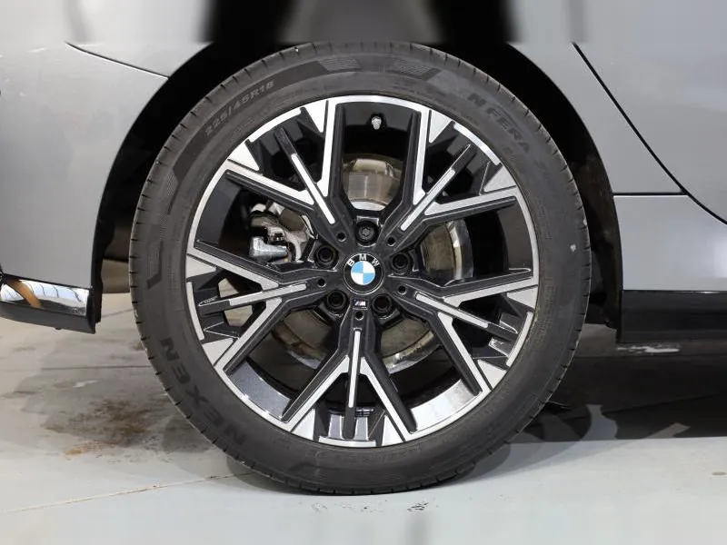 BMW Série 1 120 M Sport Skyscraper Grau 35 000 km - Photo 6