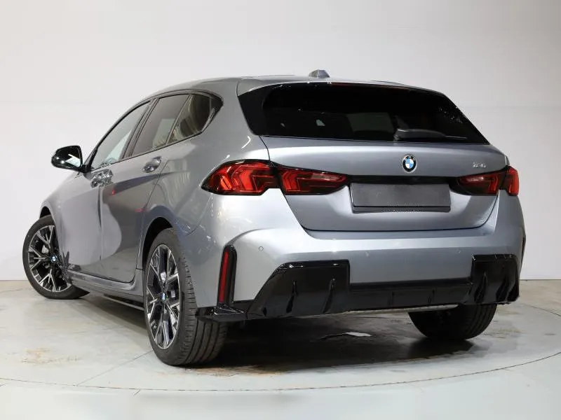 BMW Série 1 120 M Sport Skyscraper Grau 35 000 km - Photo 3