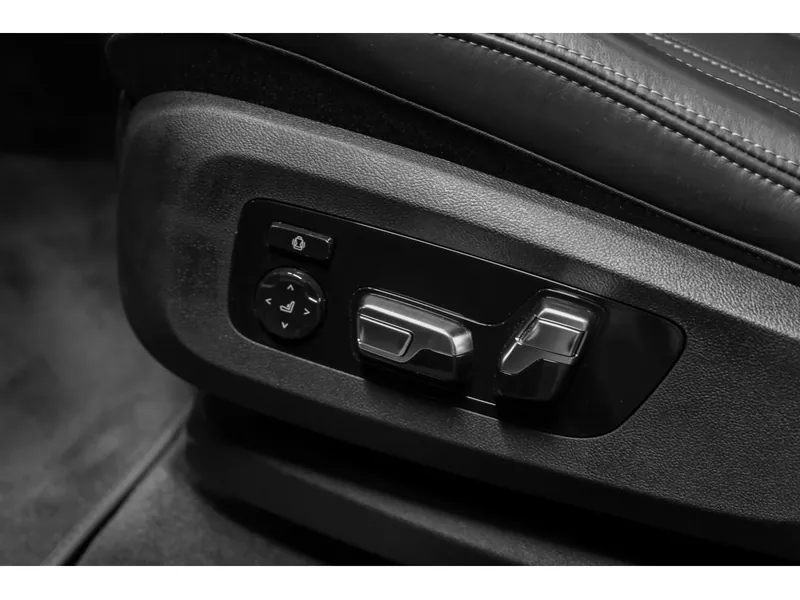 BMW X7 xDrive40d Black Sapphire - Photo 24