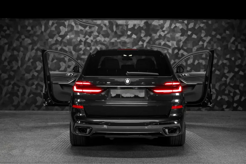 BMW X7 xDrive40d Black Sapphire - Photo 5