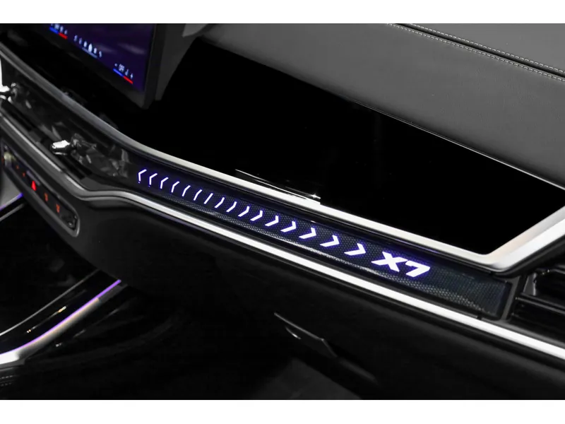 BMW X7 xDrive40d Black Sapphire - Photo 10