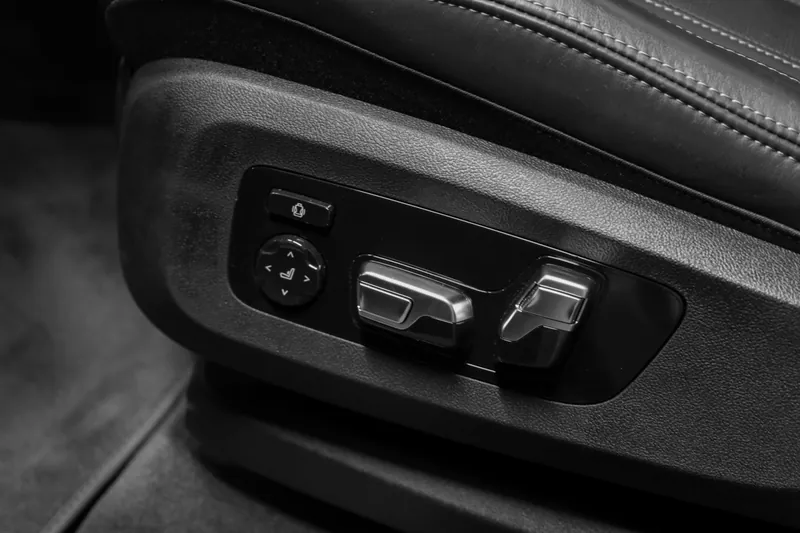 BMW X7 xDrive40d Black Sapphire - Photo 24