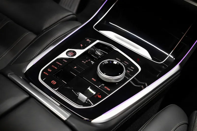 BMW X7 xDrive40d Black Sapphire - Photo 16