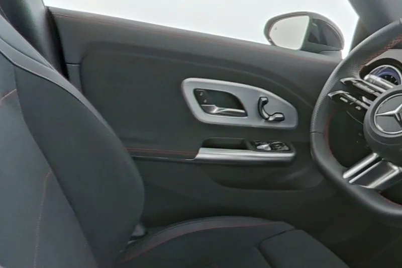 Mercedes-Benz CLA 250+ AMG Line - Photo 15