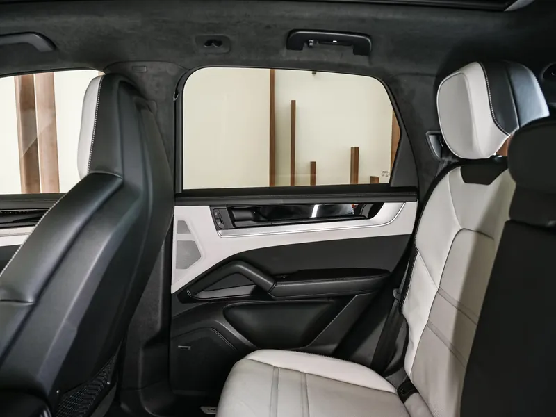 Porsche Cayenne Turbo E-Hybrid - Photo 14