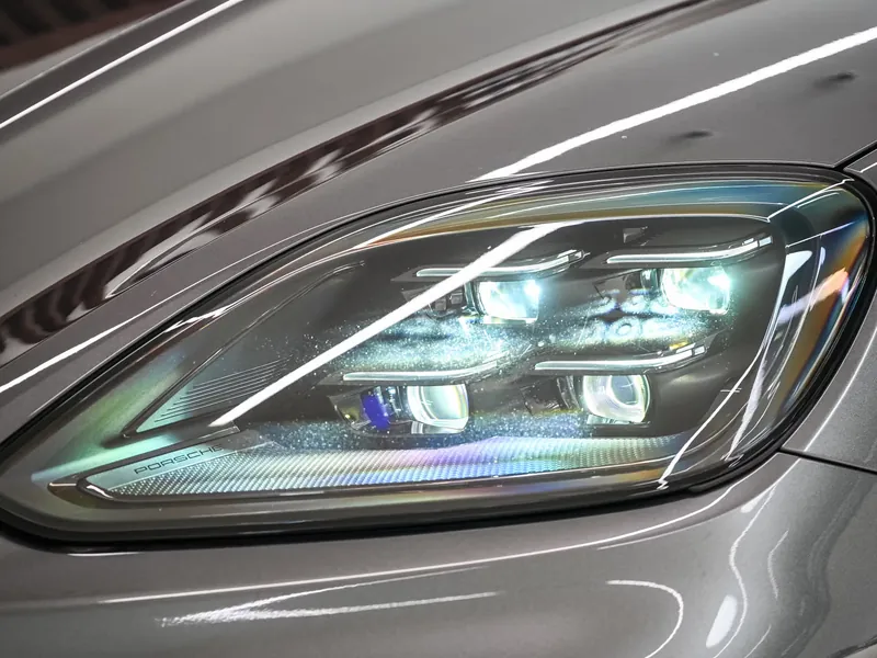 Porsche Cayenne Turbo E-Hybrid - Photo 23
