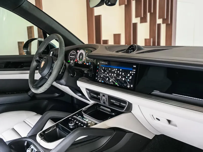 Porsche Cayenne Turbo E-Hybrid - Photo 10