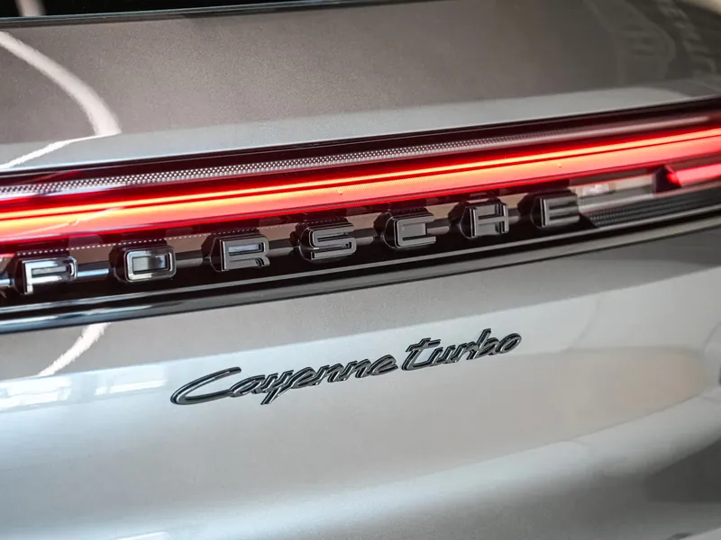 Porsche Cayenne Turbo E-Hybrid - Photo 21