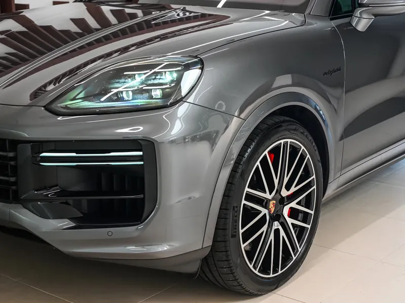 Porsche Cayenne Turbo E-Hybrid - Photo 8