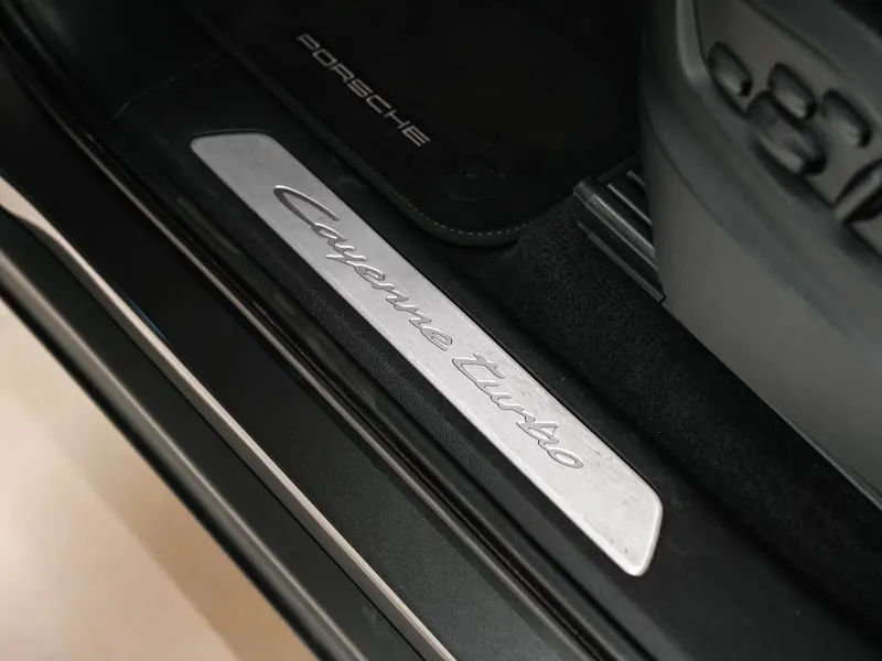 Porsche Cayenne Turbo E-Hybrid - Photo 29
