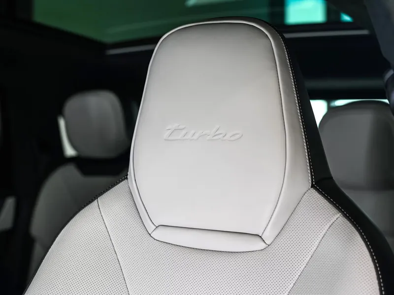 Porsche Cayenne Turbo E-Hybrid - Photo 27