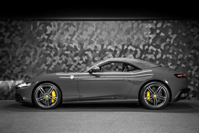 Ferrari Roma Spider Grigio Scuro