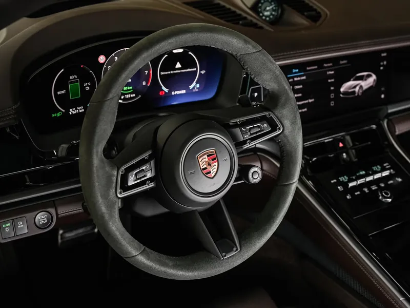 Porsche Panamera 4 E-Hybrid - Photo 17