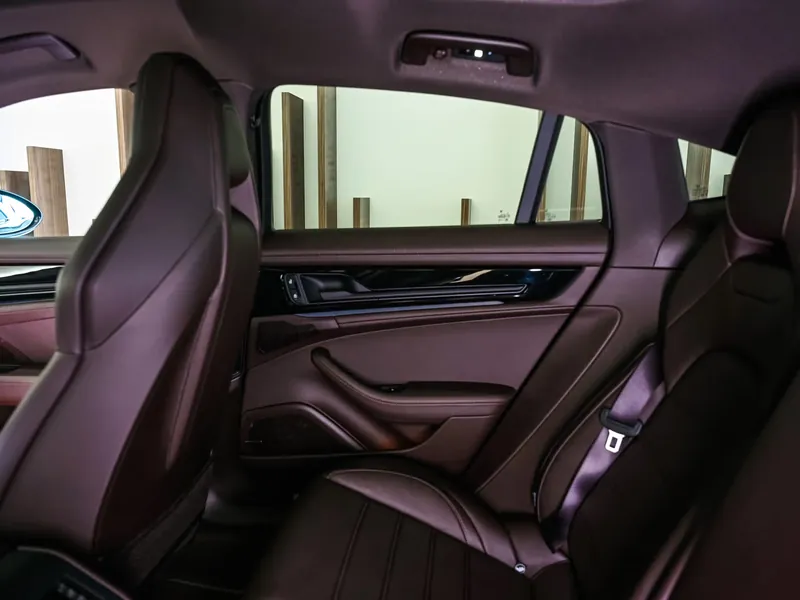 Porsche Panamera 4 E-Hybrid - Photo 13