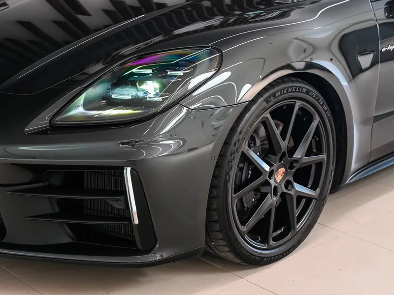 Porsche Panamera 4 E-Hybrid - Photo 9
