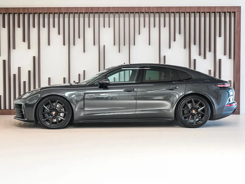 Porsche Panamera 4 E-Hybrid - Photo 3