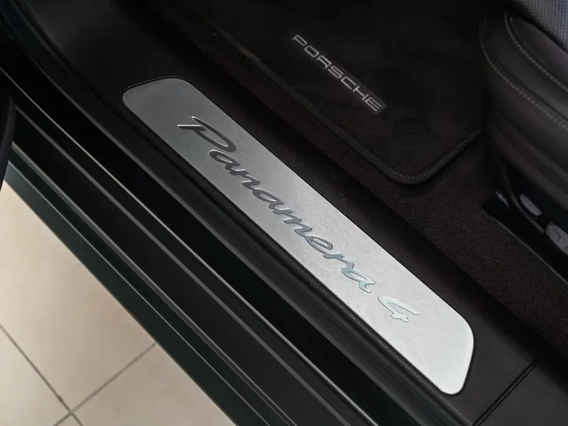 Porsche Panamera 4 E-Hybrid - Photo 21
