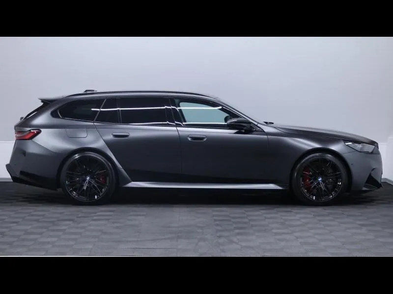 BMW Série 5 M5 Touring Frozen Deep Grey - Photo 2