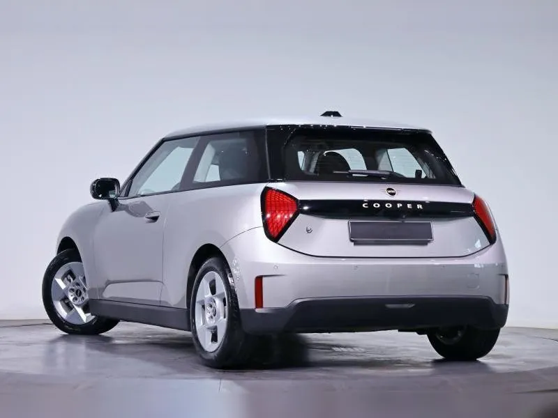 MINI Cooper E Argent - Photo 3