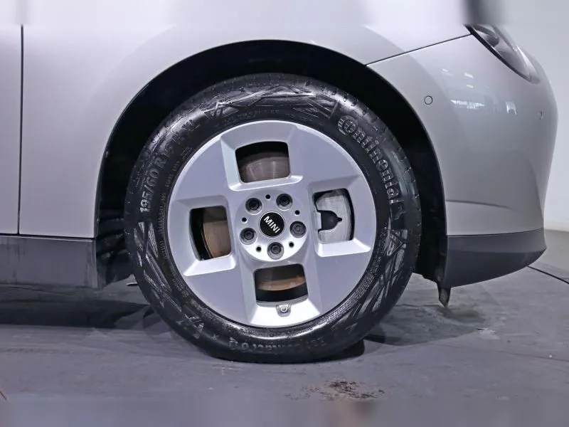 MINI Cooper E Argent - Photo 6
