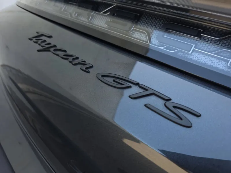 Porsche Taycan GTS Sport Turismo Gris Volcano - Photo 12