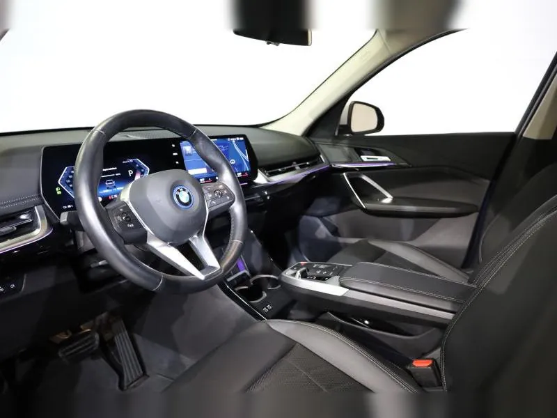 BMW iX1 xDrive30 xLine Phytonicblau - Photo 8