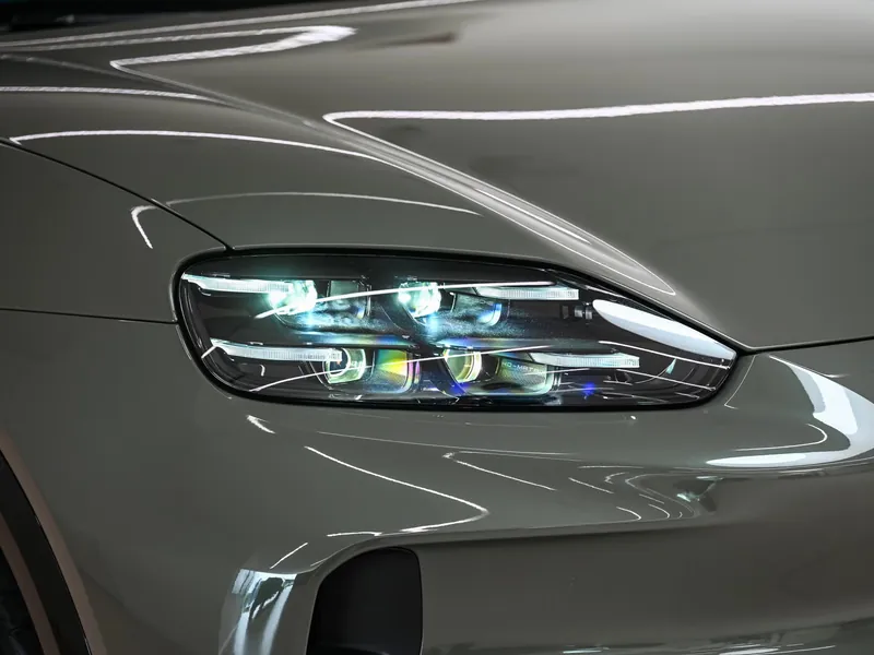 Porsche Cayenne S Electric - Photo 24