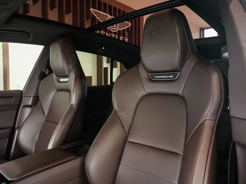 Porsche Cayenne S Electric - Photo 13
