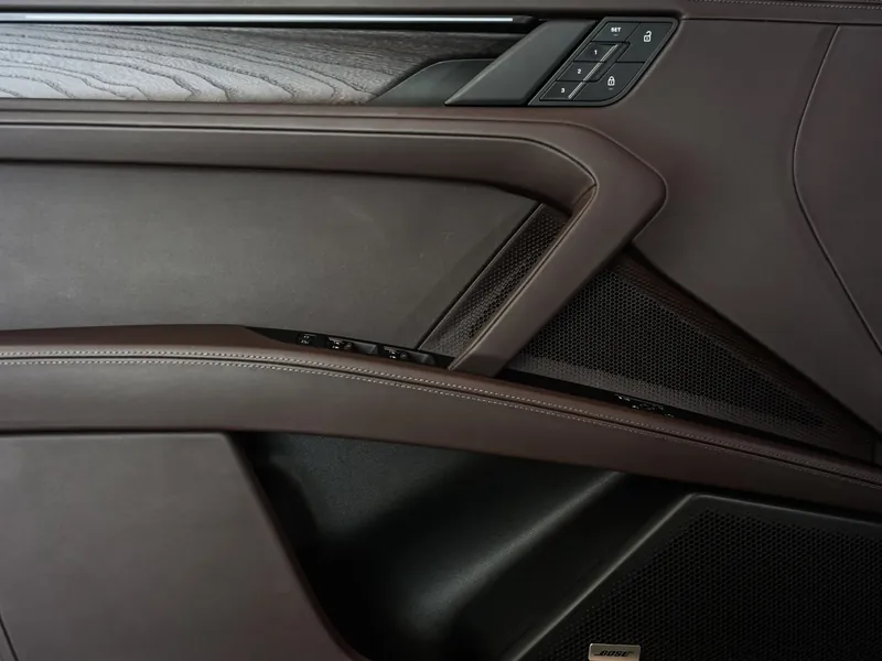 Porsche Cayenne S Electric - Photo 34